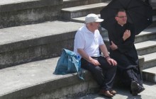 Польські священики чекатимуть невіруючих для бесід щоп'ятниці на вуличних лавках
