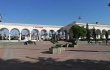 "Раніше тут вирувало життя": у мережі показали фото зі спорожнілого Сімферополя