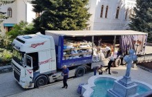 Винницкие волонтеры передали 15 тонн продуктов для вынужденных переселенцев в Святогорскую лавру