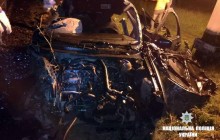 На Прикарпатье поезд раздавил автомобиль на переезде, есть жертвы (фото)
