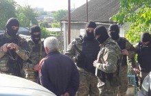 Продовження репресій: ФСБ РФ затримала на анексованому півострові двох кримських татар (відео)