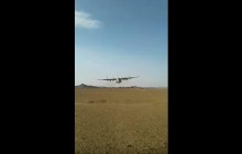 Приголомшливий політ літака С-130 Hercules у метрі над військовим потрапив на відео