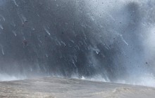 На Гавайях произошло извержение вулкана: "бомба" из лавы ранила 23 человека (видео)