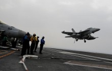 Новая система "Ковер-самолет" упростит посадку истребителей США на палубу авианосца