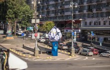 "Зажурився": у Києві стався конфуз із символом Ліги чемпіонів (фото)