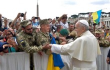 Pope meets with Ukrainian military in Vatican (Photo, video)