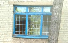 Боевики ударили по медучреждениям Торецка: в штабе показали последствия обстрела (фото)