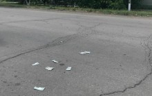 Гонитва, ДТП та розкидані гроші: на Запоріжжі поліція затримала на хабарі голову райради (фото)