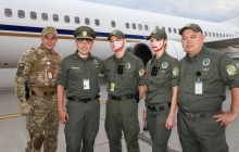 Пограничникам, которые встречали "Ливерпуль" и "Реал" в аэропортах Киева, разрисовали лица (фотогалерея)