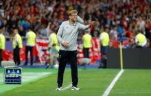 Видео: Клопп поет и прыгает с фанатами Ливерпуля после проигранного финала Лиги чемпионов