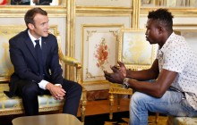 Французский человек-паук: Макрон пообещал гражданство мигранту, который героически спас ребенка в Париже