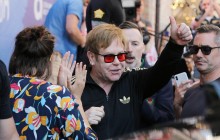 77-летний Элтон Джон рассказал, как изменилась его жизнь после частичной потери зрения