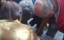 На Прикарпатті на останньому дзвонику з Порошенком зомлів школяр (фото)