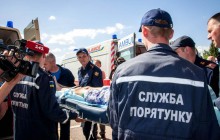Трьох постраждалих у ДТП українських дітей літаком повернули додому з Білорусі (фото)