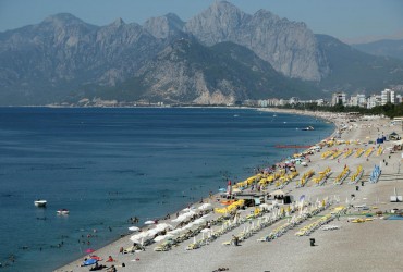 Автобус с тремя десятками российских туристов попал в кровавое ДТП в Турции (видео)