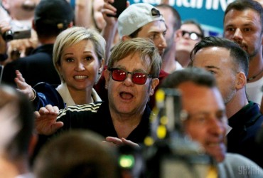 Елтон Джон потрапив до лікарні після нещасного випадку