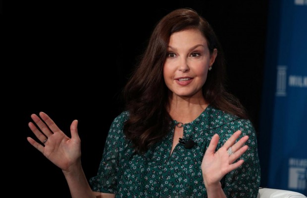 Посетившая Донбасс актриса подала иск против Вайнштейна: помешал получить роль во "Властелине колец"