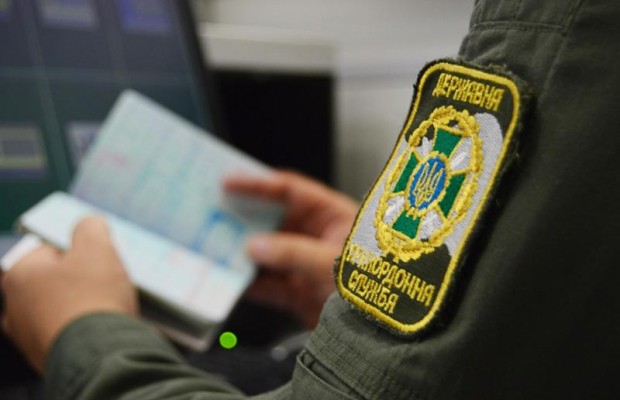 В посольстве Великобритании вновь заявили, что Украина ограничивает выезд своих граждан за границу (видео)