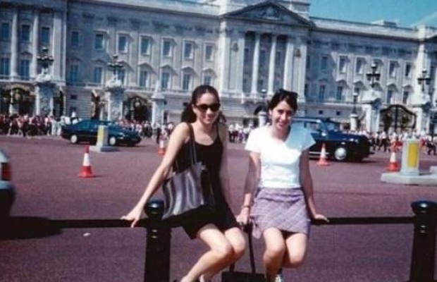 Рідкісний кадр: у мережі показали 15-річну Меган Маркл на тлі Букінгемського палацу (фото)