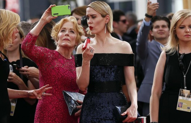 Зірка "Американської історії жахів" прокоментувала свій лесбійський роман з 75-річною актрисою