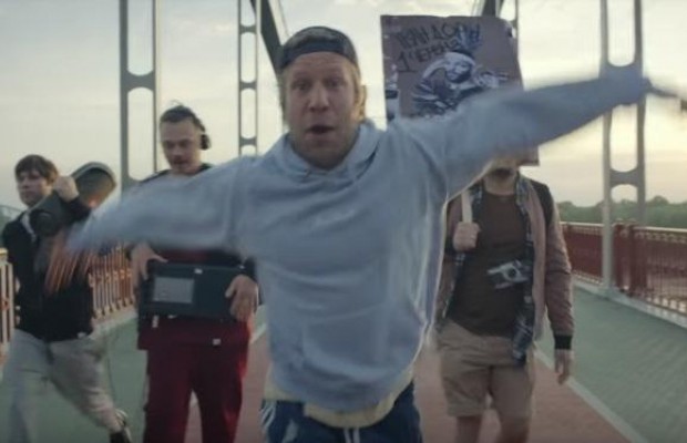 Іван Дорн повернувся з Африки: скандальний співак анонсував концерт в Києві, але не сказав про місце його проведення (відео)