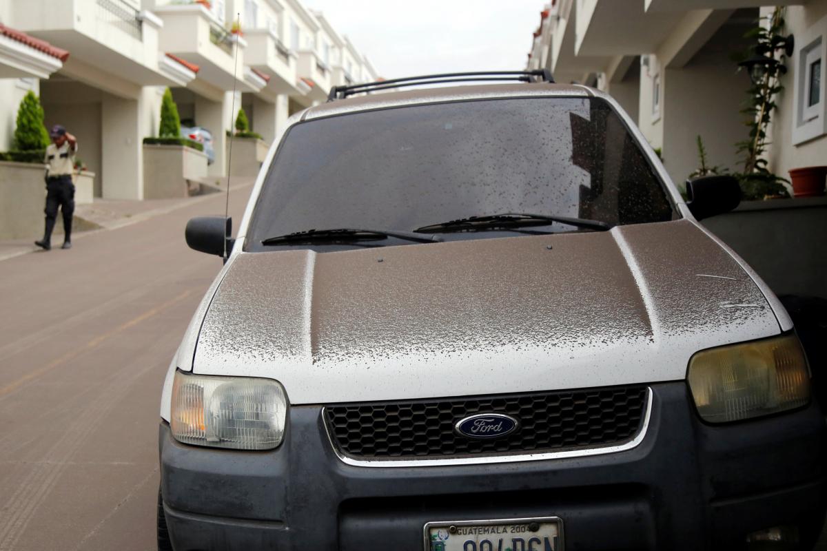 Вулканический пепел, Гватемала / REUTERS