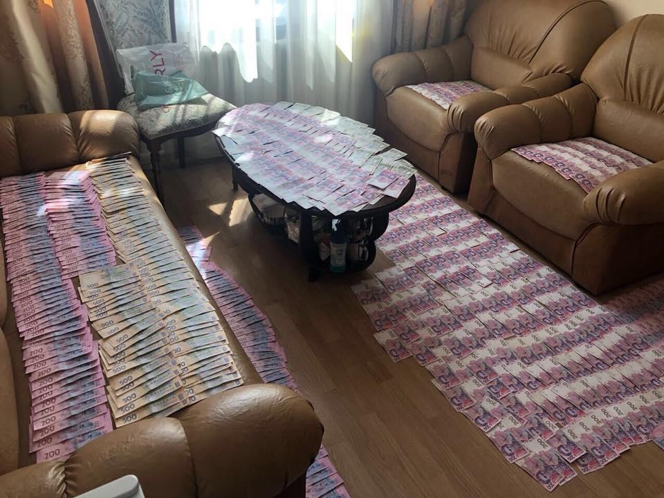 У ГПУ показали шокуюче фото з Житомирської ДФС / Facebook - Юрій Луценко У ГПУ показали шокуюче фото з Житомирської ДФС / Facebook - Юрій Луценко
