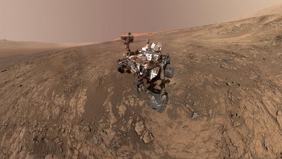 Марсоход NASA Curiosity впервые сделал четкую фотографию заката на Красной планете / фото REUTERS