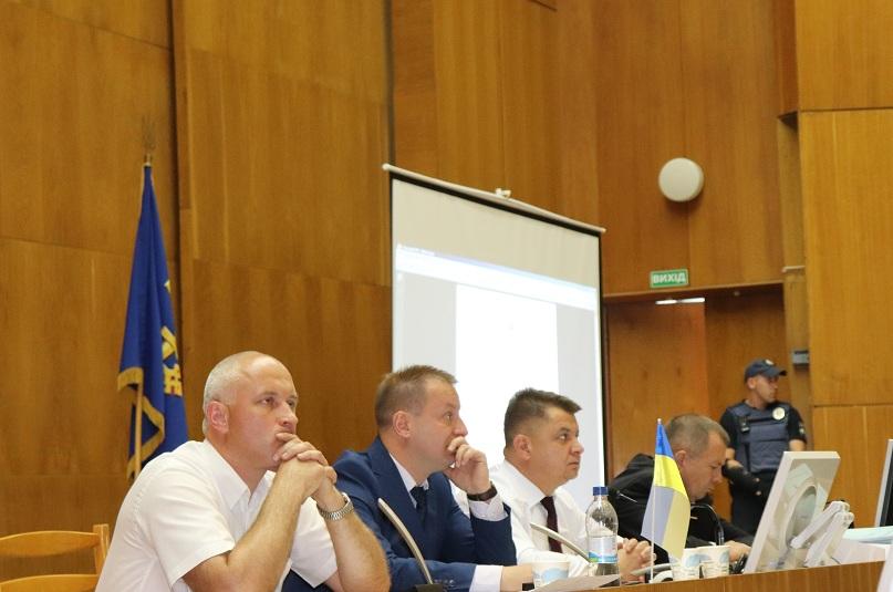 Однією з причин, чому жителі прилеглих сіл не хотіли об’єднуватися з Тернополем, є систематичні земельні скандали / фото te-rada.org Однією з причин, чому жителі прилеглих сіл не хотіли об’єднуватися з Тернополем, є систематичні земельні скандали / фото te-rada.org