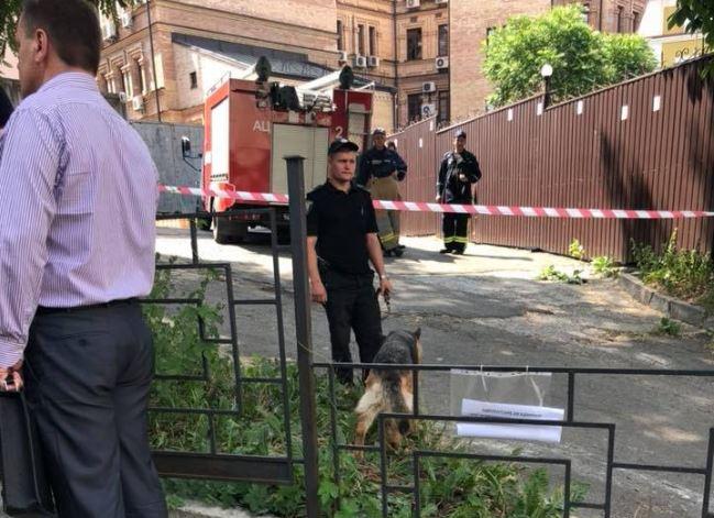 Солом'янський райсуд перервав роботу через повідомлення про мінування / фото Facebook - Юрій Іващенко