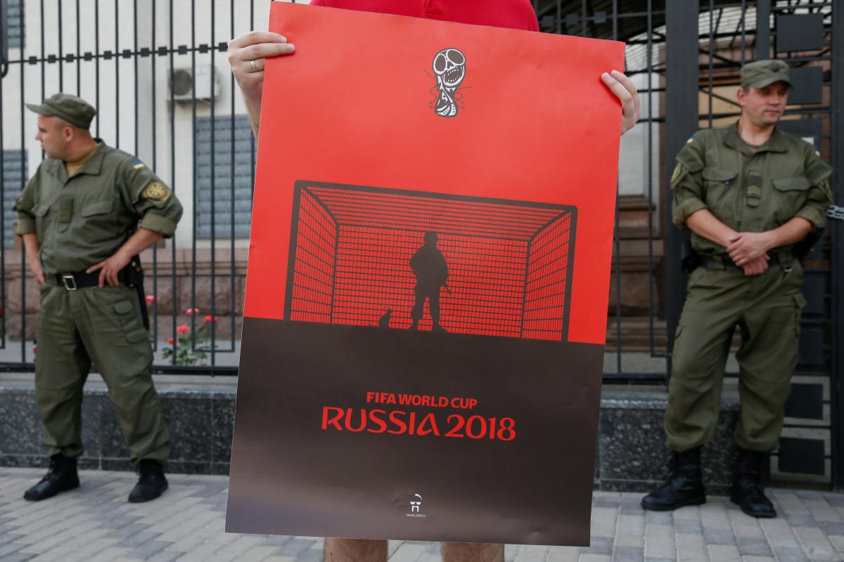 Акция у посольства РФ в Киеве / REUTERS