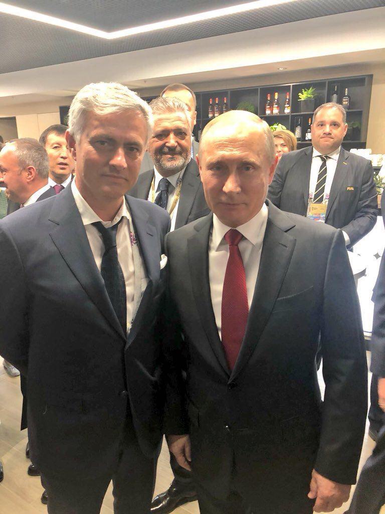 Номінальне зростання Путіна становить 170 см / Facebook Олексій Голобуцький Номінальне зростання Путіна становить 170 см / Facebook Олексій Голобуцький