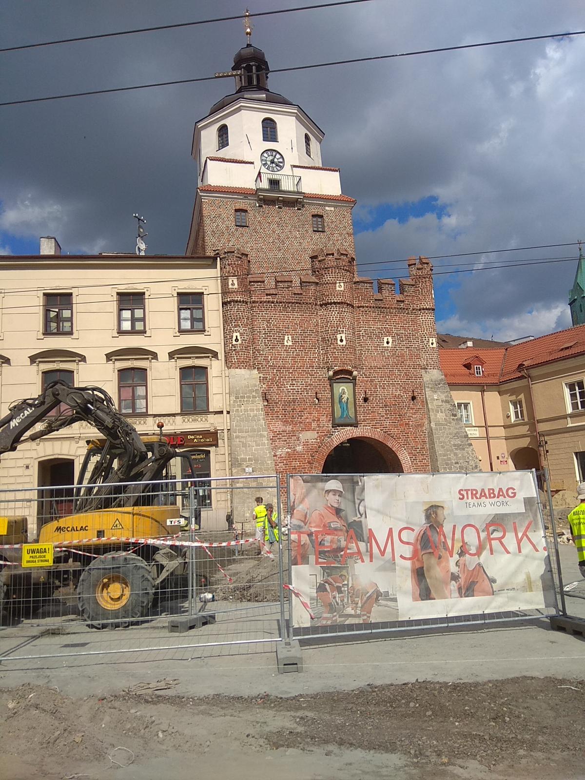 Краковские ворота были построены после татарского нашествия / фото Варвара Вайс