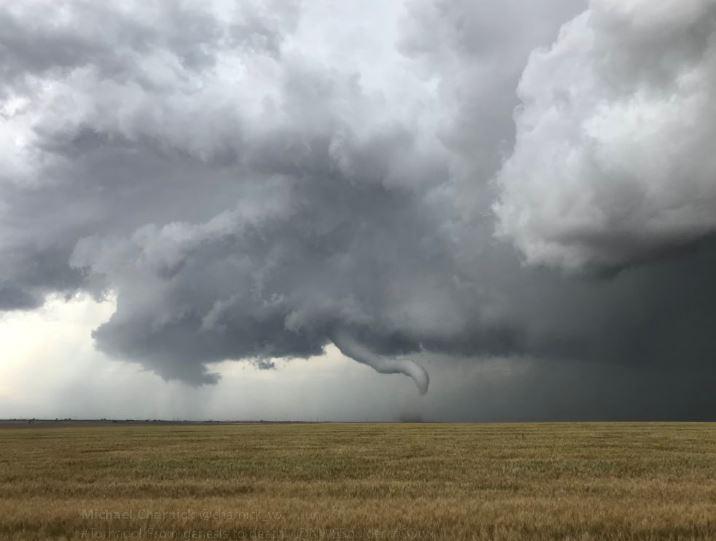 Торнадо в Колорадо / twitter.com/charnick_wx