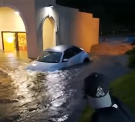 Течение было очень сильным / фото YouTube Breaking News