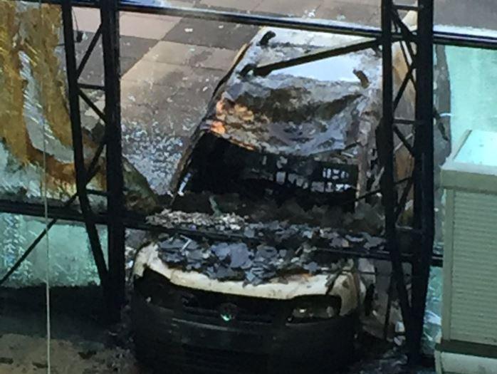 На редакцию нидерландской газеты совершено нападение / Twitter - Wouter de Winther