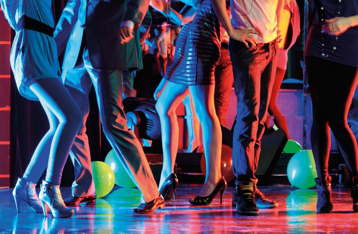 На Київщині заборонили всі розважальні заходи після 21:00 / dancingsalone.it