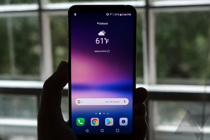 На телефоні з'явиться дисплей з вирізом / фото androidpolice.com На телефоні з'явиться дисплей з вирізом / фото androidpolice.com