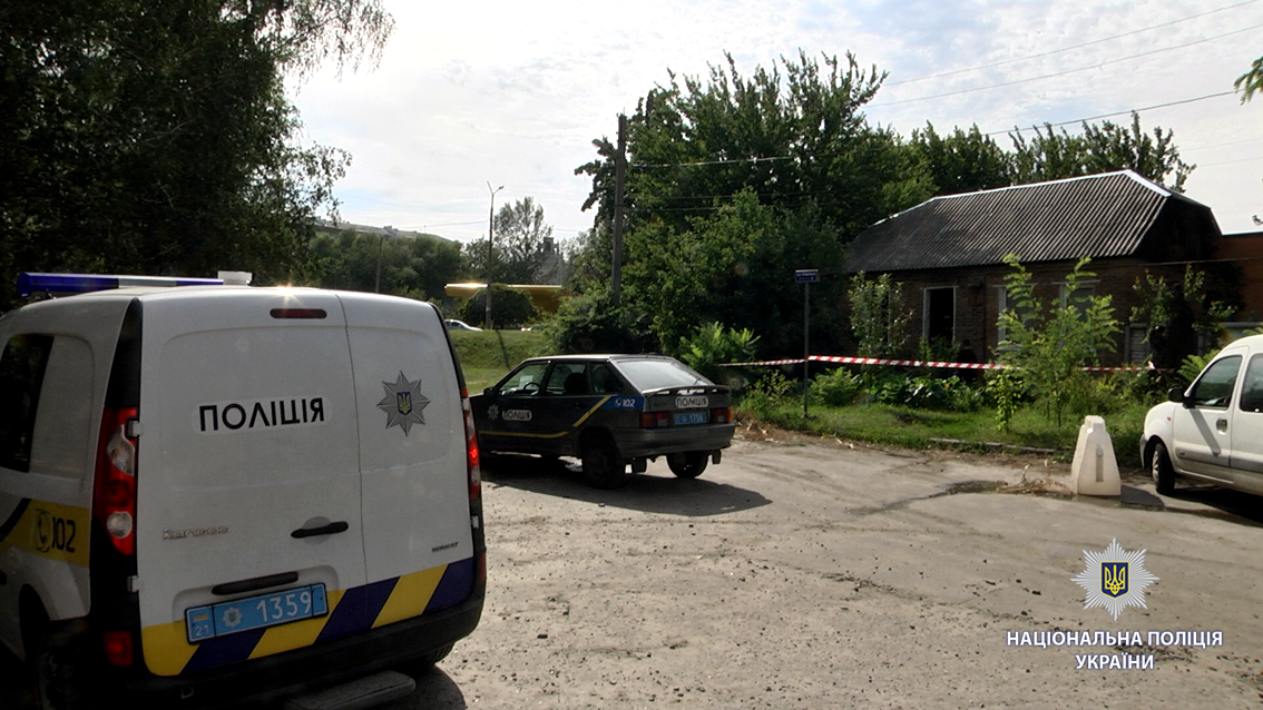Поліція з'ясовує обстоятельстава пограбування у вбивства пенсіонера в Харкові / фото hk.npu.gov.ua Поліція з'ясовує обстоятельстава пограбування у вбивства пенсіонера в Харкові / фото hk.npu.gov.ua