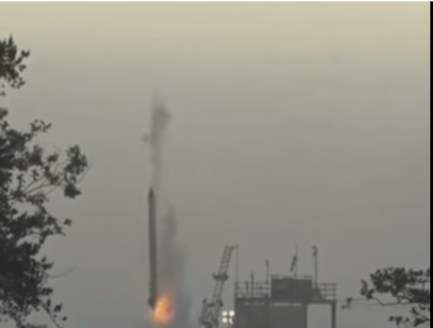 У Японії ракета впала одразу після запуску / скріншот