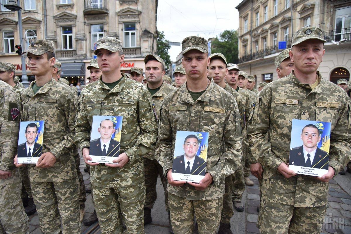 Посмотрите - В Виннице участники ВСУ вернули свои медали за участие в боевых действиях видео Посмотрите - В Виннице участники ВСУ вернули свои медали за участие в боевых действиях видео