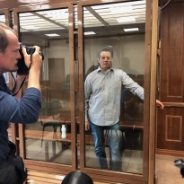 Сущенко заявил, что рассчитывает на обмен и пообещал семье обязательно вернутся