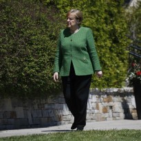 Merkel meets Russia's foreign minister, general staff chief in Berlin to discuss Ukraine, Syria