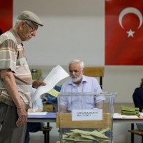 Оппозиция в Турции заявляет о нарушениях на парламентских и президентских выборах