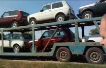 Мер Конотопа зняв на відео фури із вживаними автомобілями з Росії та звинуватив Банкову