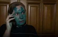 Мати загиблої екс-"регіоналки" Бережної облили зеленкою у власній квартирі (відео)