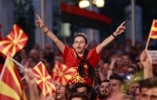 В Македонии протестовали против изменения названия страны и требовали досрочных выборов