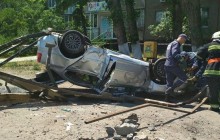 Смертельна ДТП у Дніпрі: автомобіль перекинувся і зніс зупинку (фото)