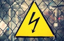 Под Днепром шестилетняя девочка погибла от прикосновения к железной лестнице под током