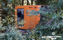 На Івано-Франківщині рейсовий автобус зіткнувся з вантажівкою, є загибла (фото)